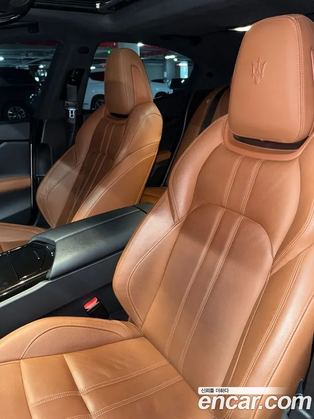Maserati Ghibli 2019 thumb 12