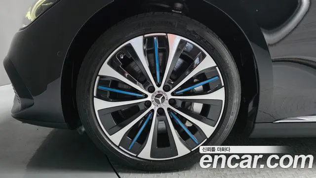 Mercedes-Benz EQE 2023 thumb 5