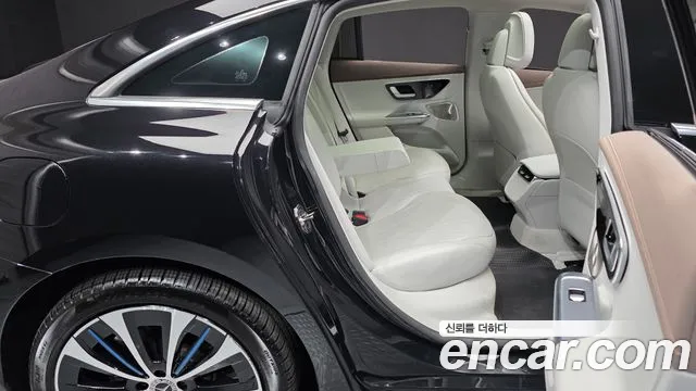 Mercedes-Benz EQE 2023 thumb 11