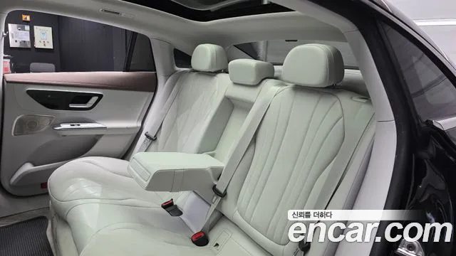 Mercedes-Benz EQE 2023 thumb 12