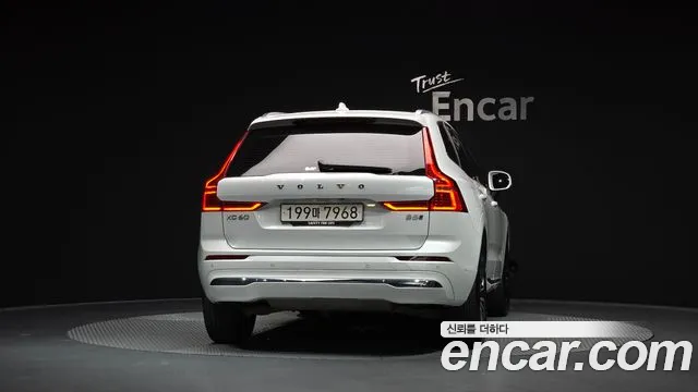 Volvo XC60 2024 thumb 4