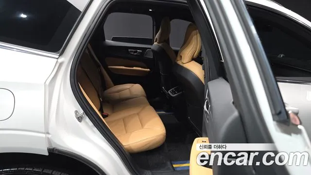 Volvo XC60 2024 thumb 12