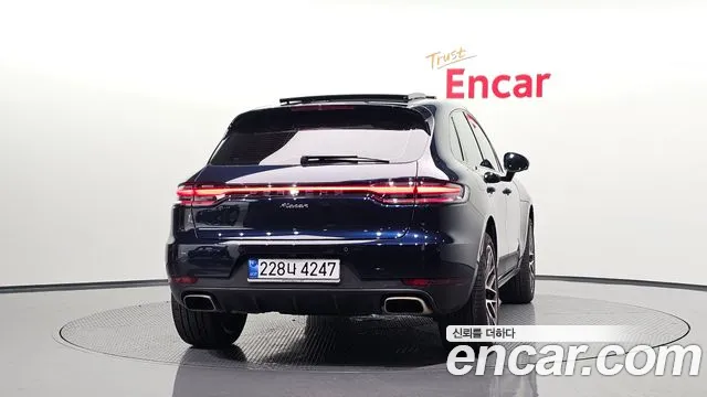 Porsche Macan 2021 thumb 3