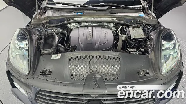 Porsche Macan 2021 thumb 5