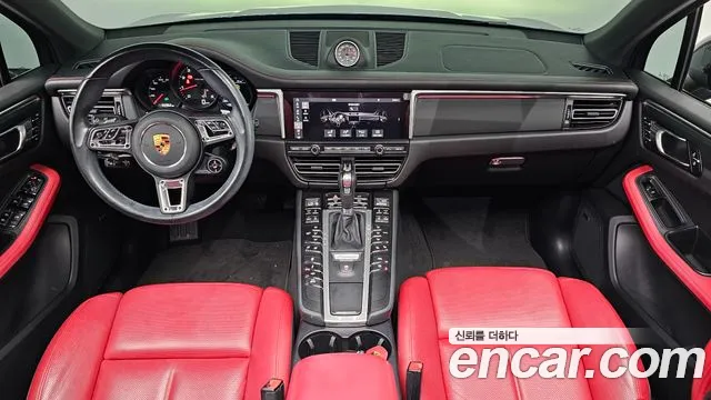 Porsche Macan 2021 thumb 6