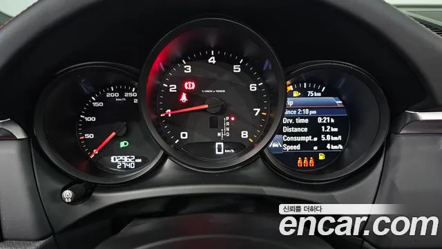 Porsche Macan 2021 thumb 7