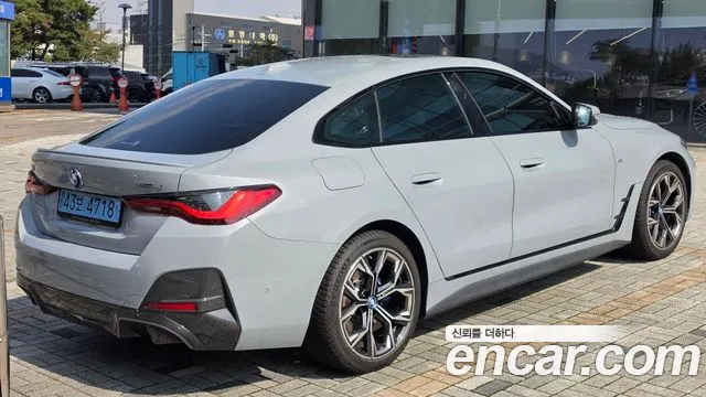 BMW i4 2023 thumb 3