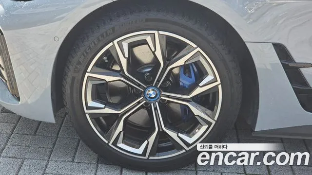 BMW i4 2023 thumb 6
