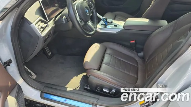 BMW i4 2023 thumb 10