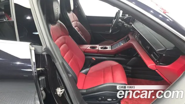 Porsche Taycan 2025 thumb 11