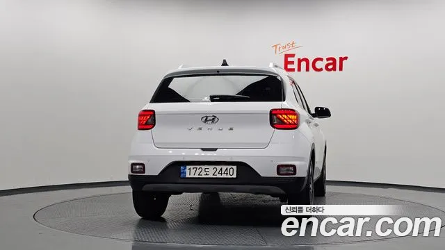 Hyundai Venue 2023 thumb 3