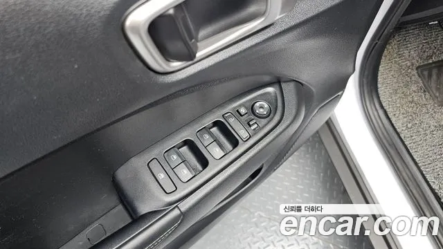 Hyundai Venue 2023 thumb 12