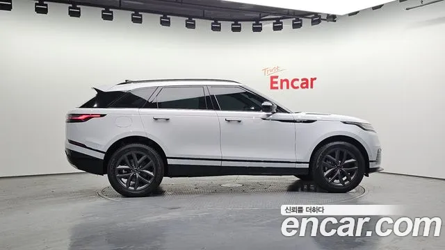 Land Rover Range Rover Velar 2026 thumb 5