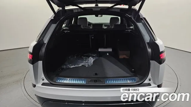 Land Rover Range Rover Velar 2026 thumb 10