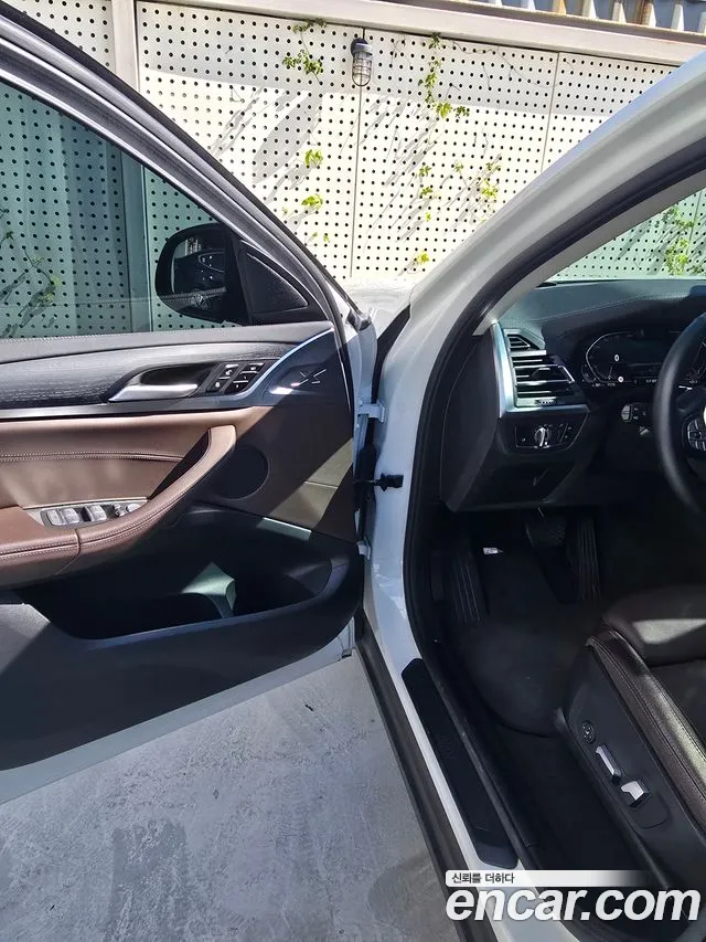 BMW X4 2023 thumb 10