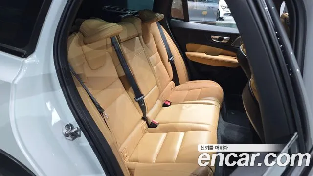 Volvo V60 2021 thumb 11