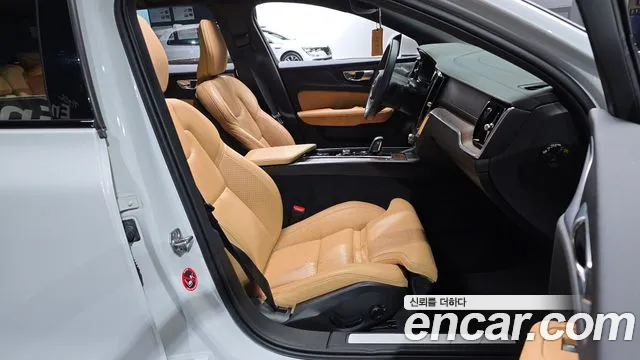 Volvo V60 2021 thumb 12