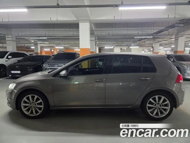 Volkswagen Golf Sportsvan 2016 thumb 5