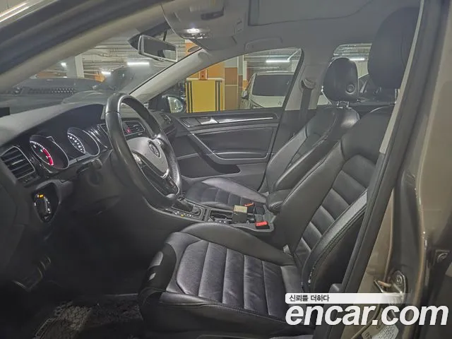 Volkswagen Golf Sportsvan 2016 thumb 7