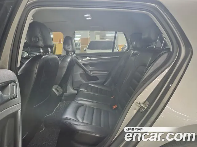 Volkswagen Golf Sportsvan 2016 thumb 8