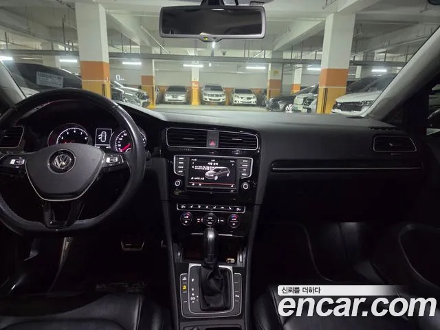 Volkswagen Golf Sportsvan 2016 thumb 9