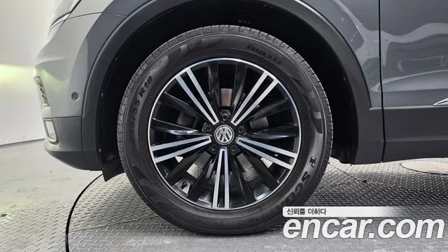 Volkswagen Tiguan 2020 thumb 4