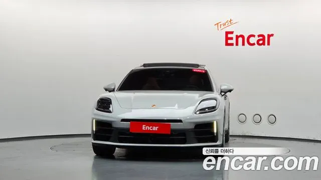 Porsche Panamera 2025 thumb 2