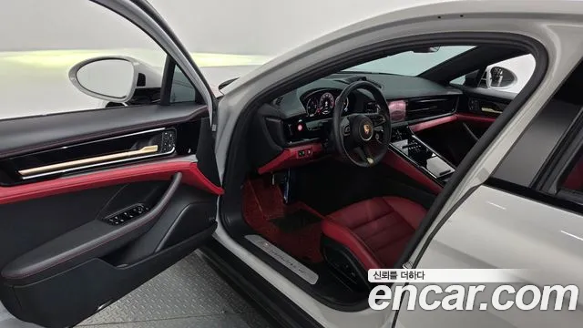 Porsche Panamera 2025 thumb 9