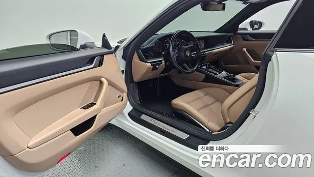 Porsche 911 2020 thumb 10