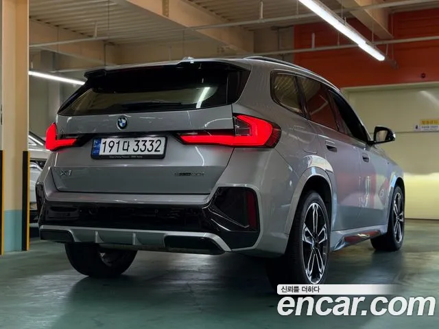 BMW X1 2023 thumb 2
