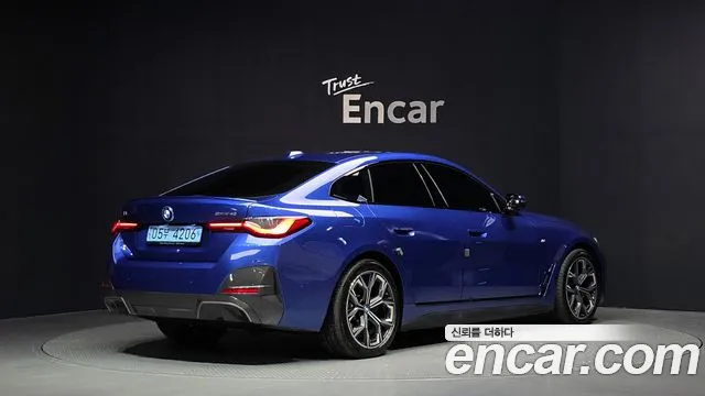 BMW i4 2023 thumb 2
