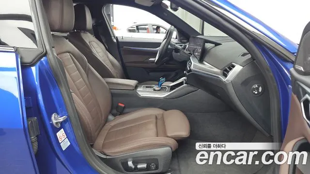 BMW i4 2023 thumb 11