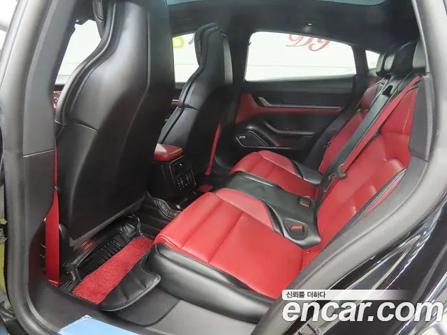Porsche Taycan 2025 thumb 6