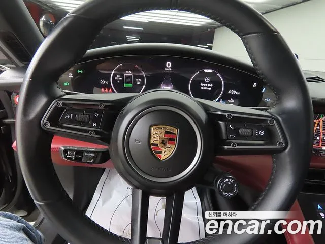 Porsche Taycan 2025 thumb 8