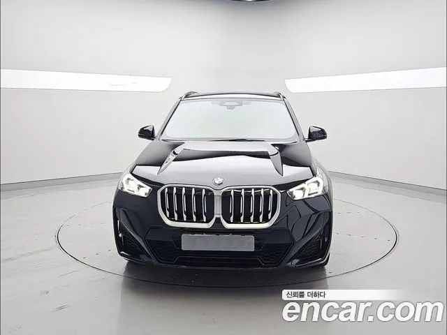 BMW X1 2023 thumb 3