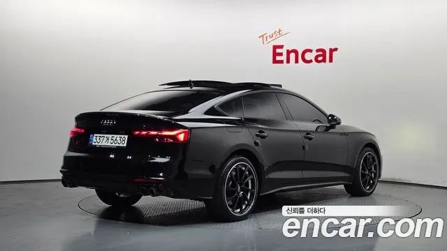 Audi A5 2021 thumb 2