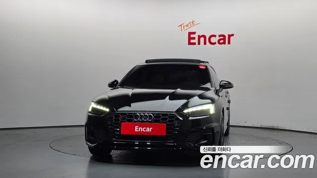 Audi A5 2021 thumb 3