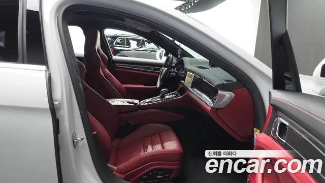 Porsche Panamera 2023 thumb 11