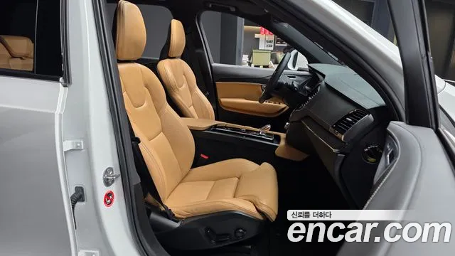 Volvo XC90 2023 thumb 11