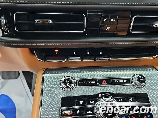 Lincoln Aviator 2023 thumb 9