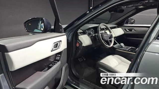 Land Rover Range Rover Velar 2025 thumb 9