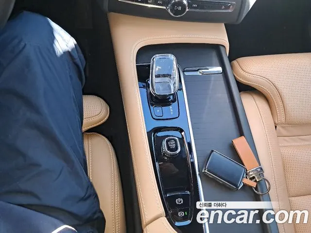 Volvo XC90 2022 thumb 9