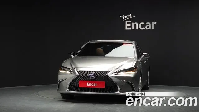 Lexus ES 2020 thumb 2