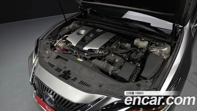 Lexus ES 2020 thumb 5