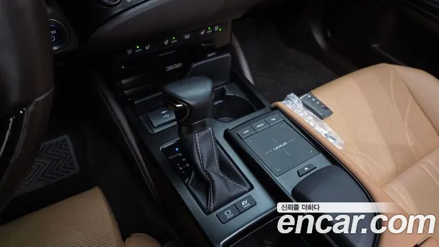 Lexus ES 2020 thumb 8