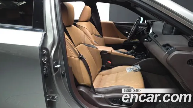 Lexus ES 2020 thumb 10