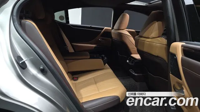 Lexus ES 2020 thumb 11