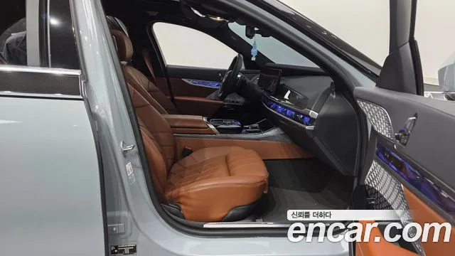BMW 7-Series 2023 thumb 11