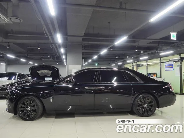 Rolls-Royce Ghost 2022 thumb 2