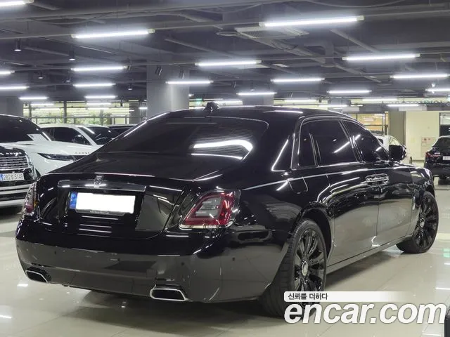 Rolls-Royce Ghost 2022 thumb 3